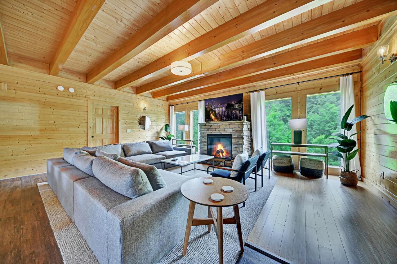 Gorgeous Large Mountain View Cabin W Hot Tub, Free Wifi, Games Villa Sevierville Esterno foto