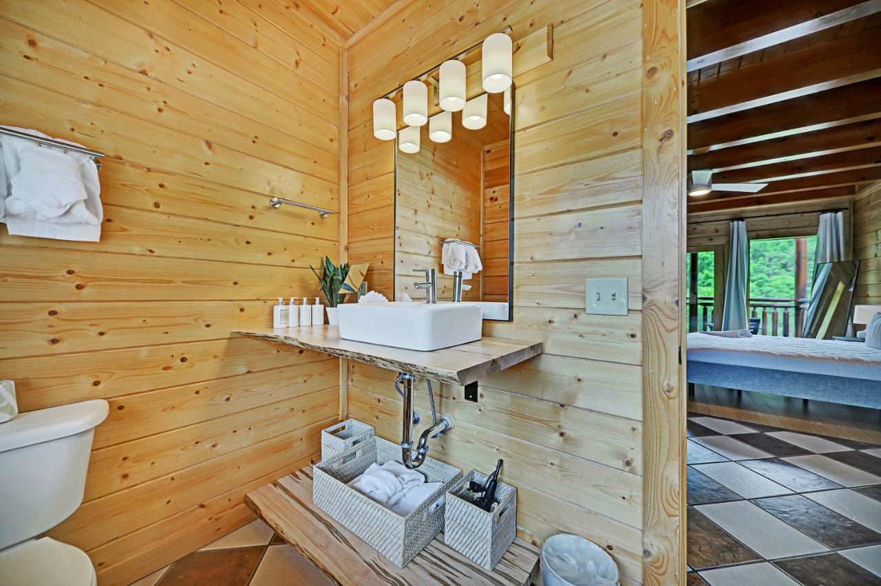Gorgeous Large Mountain View Cabin W Hot Tub, Free Wifi, Games Villa Sevierville Esterno foto