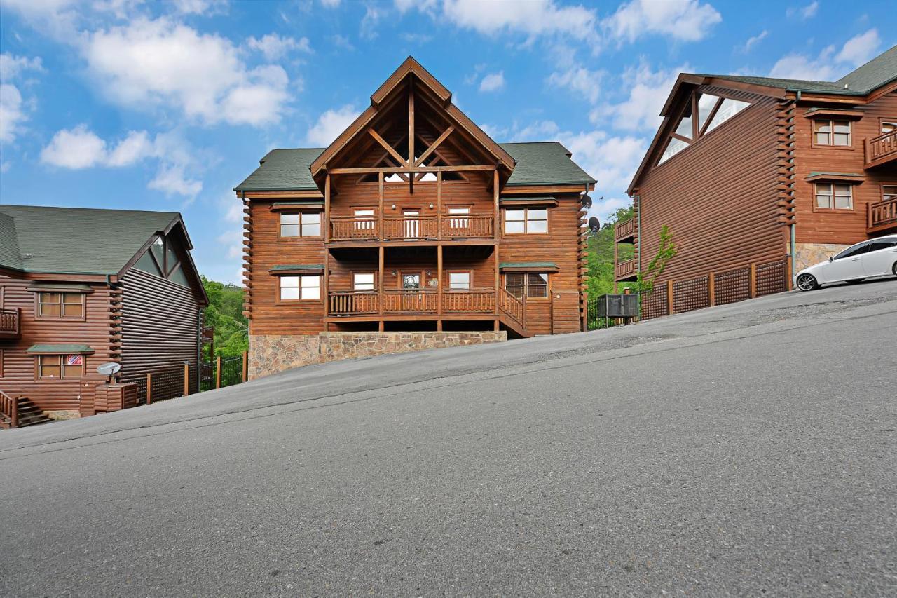 Gorgeous Large Mountain View Cabin W Hot Tub, Free Wifi, Games Villa Sevierville Esterno foto