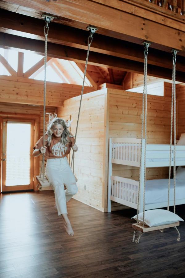 Gorgeous Large Mountain View Cabin W Hot Tub, Free Wifi, Games Villa Sevierville Esterno foto