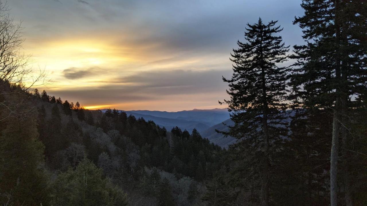 Gorgeous Large Mountain View Cabin W Hot Tub, Free Wifi, Games Villa Sevierville Esterno foto